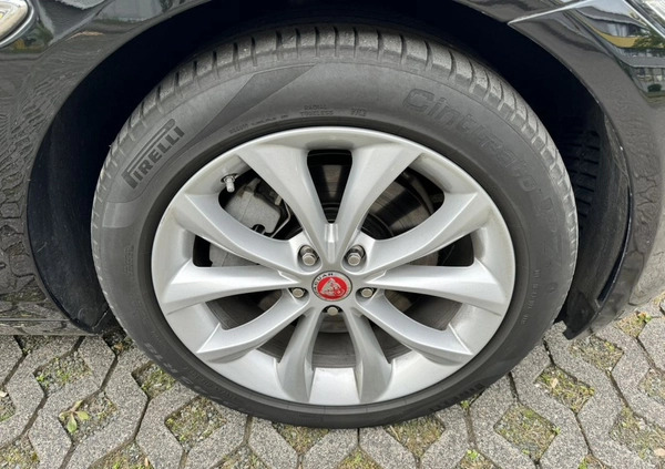 Jaguar XF cena 159900 przebieg: 39500, rok produkcji 2020 z Częstochowa małe 667